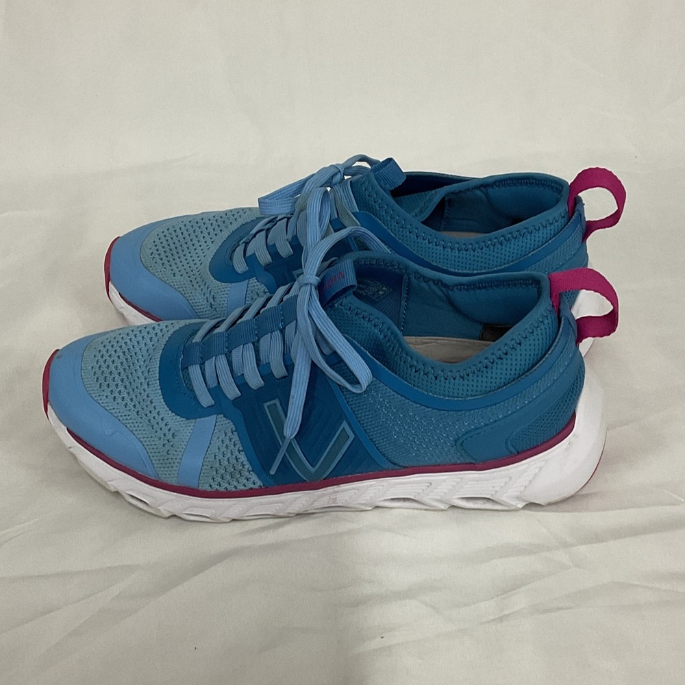 Euc Woman’s Vionic Sneakers